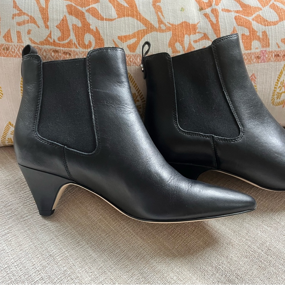 Like New Sam Edelman Katt Black Leather Booties. Women's Size: 6.5.